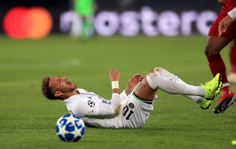 Neymar s-a accidentat din nou la al cincilea metatarsian de la piciorul drept