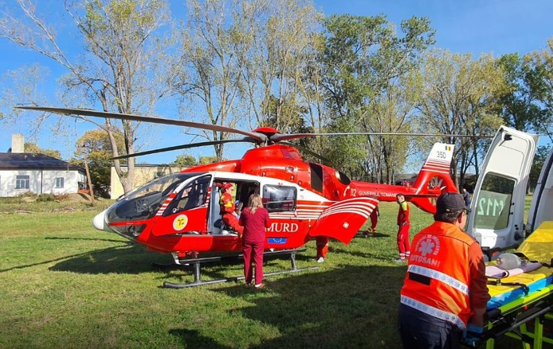 Iubita fotbalistului Eduard Florescu, de la FC Botoșani, transportată cu elicopterul SMURD la spital în Iași, în urma unor complicații apărute după ce a pierdut o sarcină