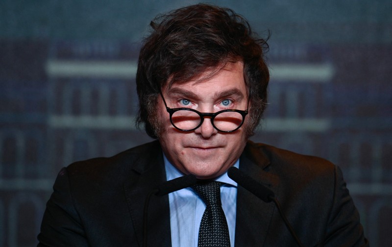 De la „imbecil” la „Sanctitatea Voastră”. Javier Milei, noul președinte al Argentinei, și-a schimbat brusc tonul față de Papa Francisc