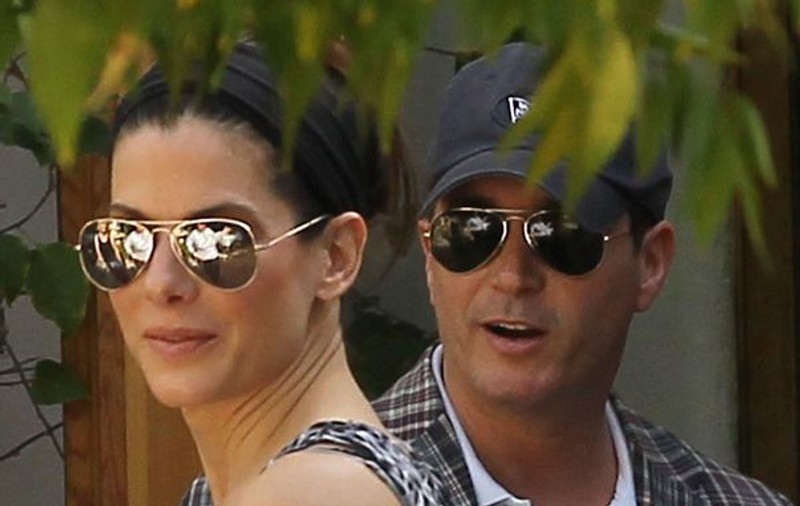 Sandra Bullock şi-a refăcut viaţa, după dezastrul cu Jesse James. Uite-o pentru prima dată în public cu un alt bărbat! | FOTO