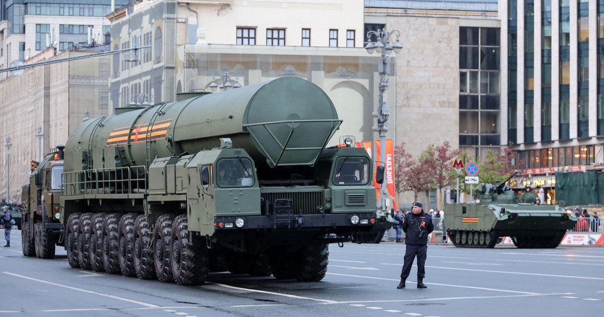 Sistemul de rachete Yars, fotografiat pe o stradă din Moscova Foto: Profimedia