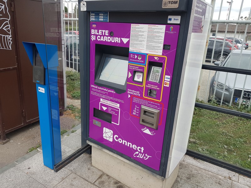 Automat de bilete într-o stație din Cluj