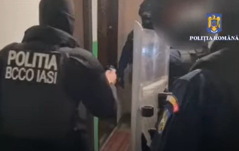 Zeci de suspecți din Iași și Vaslui au fost reținuți pentru vânzarea de droguri către elevi. Printre inculpați se află și minori
