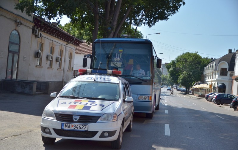 Turiştii români SINISTRAŢI la Albena, aduşi acasă cu AUTOCARELE de autorităţile române