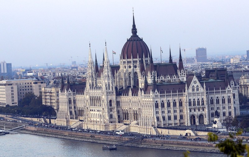 Guvernul Viktor Orban a demis meteorologii pentru prognoza greșită care a dus la anularea artificiilor de Ziua Ungariei
