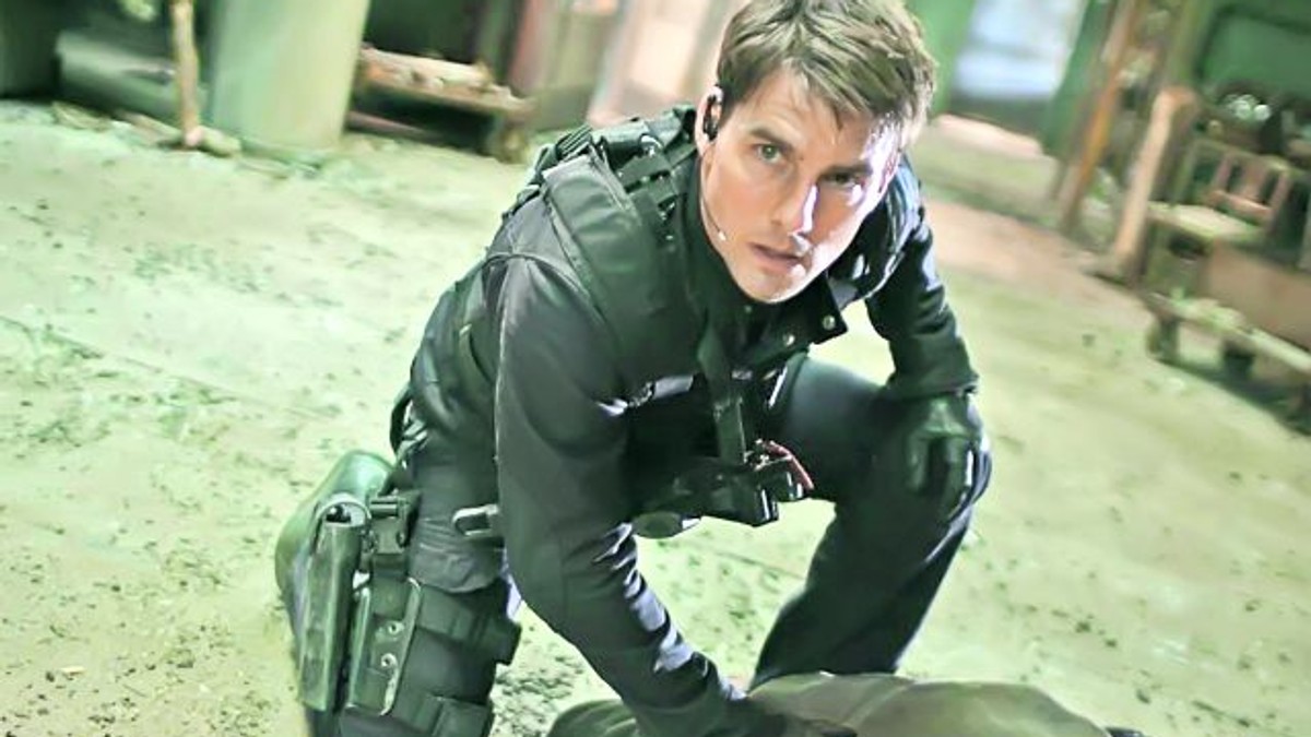 Tom Cruise într-o secvență din Mission: Impossible