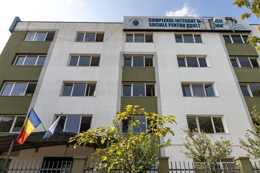Bannerul cu numele centrului s-a rupt