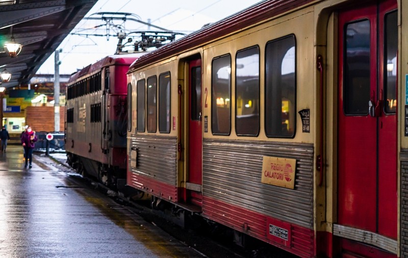 Studenții beneficiază de facilitățile pentru transportul feroviar pe baza legitimației vizate pe anul universitar trecut până pe 30 noiembrie