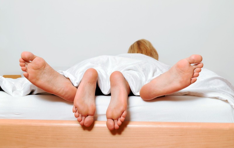 13 sfaturi de care să țineți cont dacă vreți să faceți sex atunci când copilul doarme de după-amiază