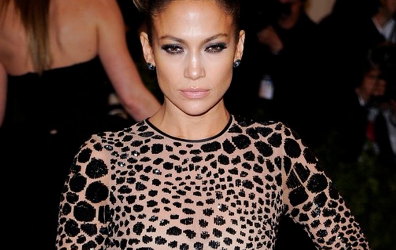 Iată CUM ARATĂ şi CU CE SE OCUPĂ sora mai mică a lui Jennifer Lopez! FOTO