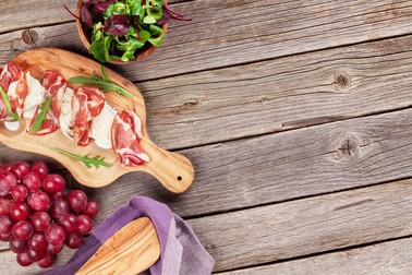 Rețete cu struguri - crostini cu prosciutto și struguri