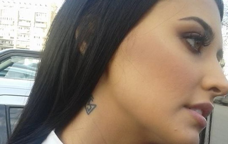 Antonia a suportat dureri cumplite din dragoste pentru Velea. Uite cum arată noul său tatuaj, de pe gât