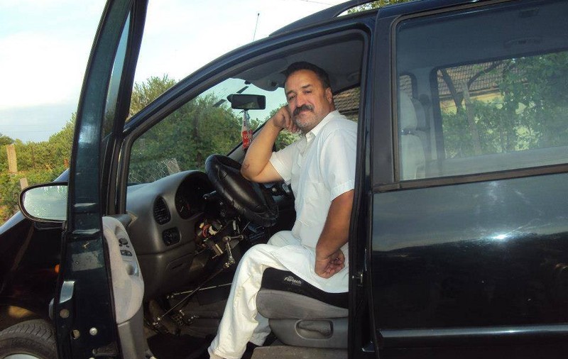 Vremea capricioasă face primele victime! Cântăreţ de muzică populară implicat într-un accident