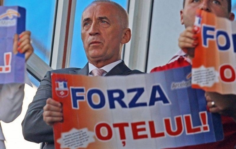 Un fan italian a mers pe jos de la Torino la Berlin. Ce-o zice Marius Stan?