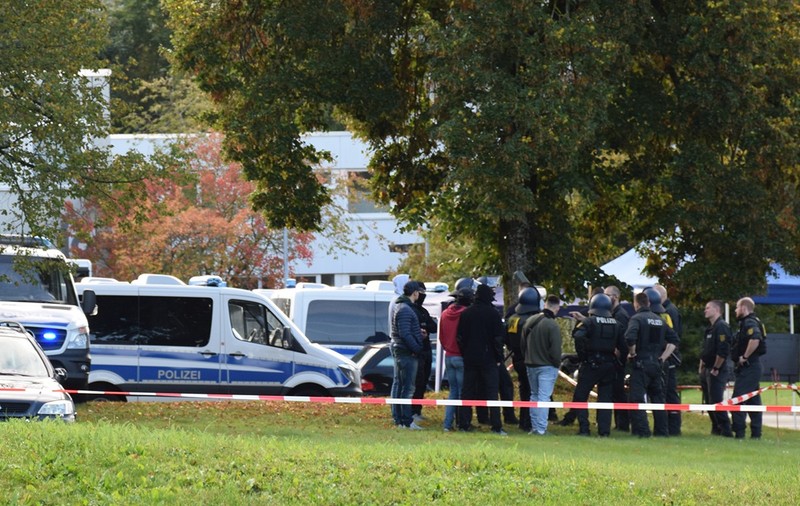 Un irakian, membru ISIS, bănuit că intenționa să comită un atentat în Germania, a fost arestat în apropiere de Stuttgart