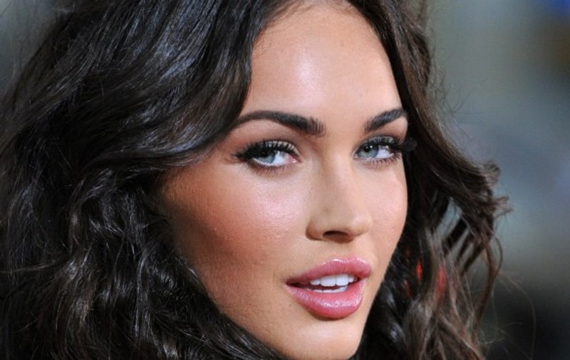 Megan Fox:”A trebuit să dansez într-un costum-banană ”