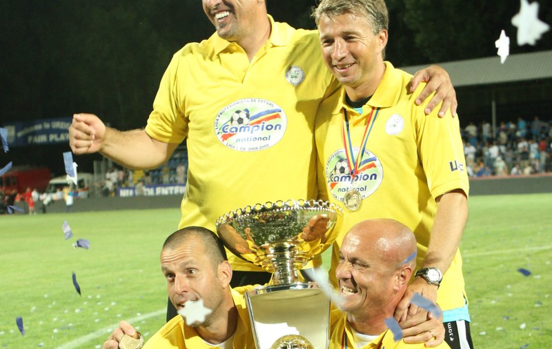 Dan Petrescu l-a umilit pe Dumitru Stângaciu și a batjocorit memoria lui Didi Prodan. ”Bursucul”, caracter dificil