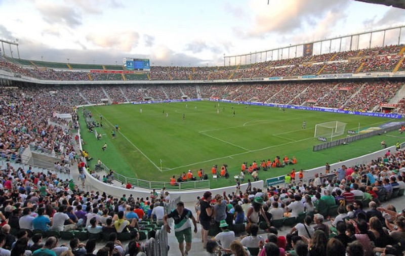 Şoc în Spania: A MURIT pe stadion înainte de meciul cu Real!