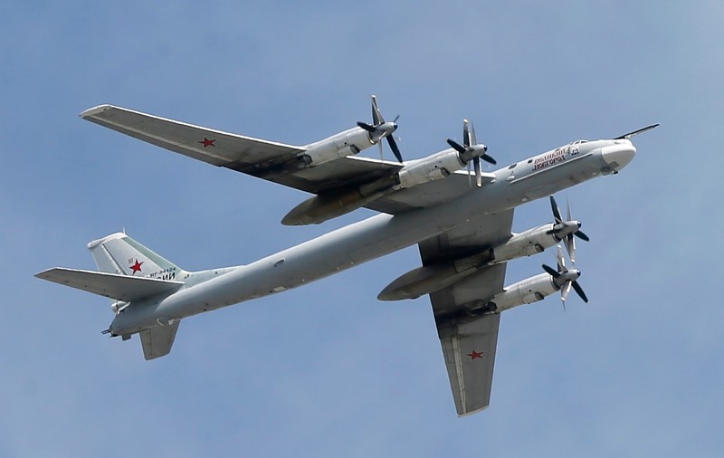 Rusia anunţă că două dintre bombardierele sale strategice au avut o misiune de peste 12 ore deasupra Pacificului. Reacţia SUA