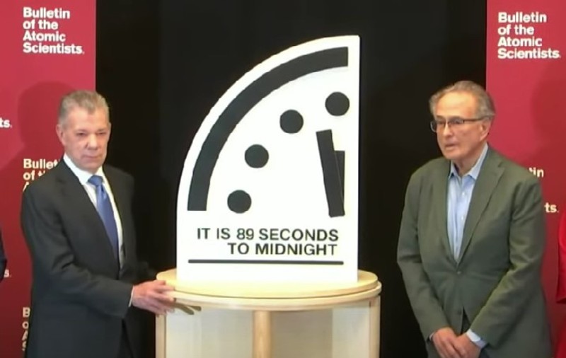 Orologiul Apocalipsei, dat înainte cu o secundă: „Este mai aproape de catastrofă decât a fost vreodată”. Cele trei mari pericole pentru omenire