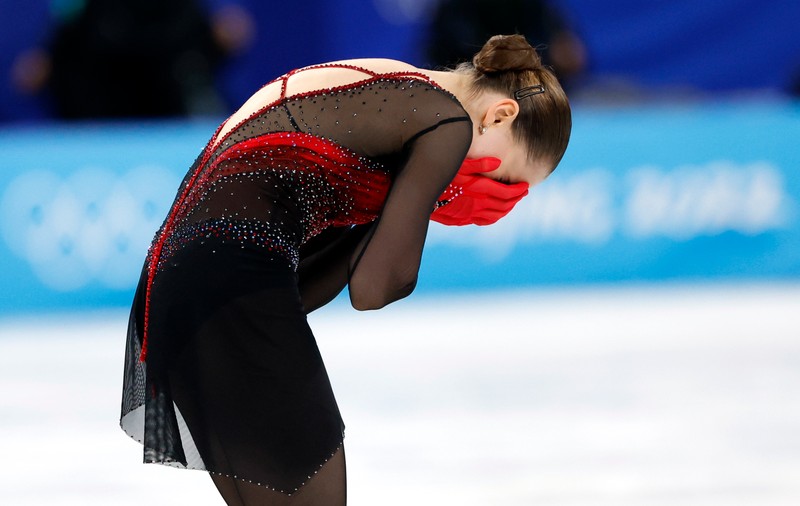Kamila Valieva, acuzată de dopaj, a izbucnit în lacrimi după ce a ratat podiumul la Jocurile Olimpice de la Beijing