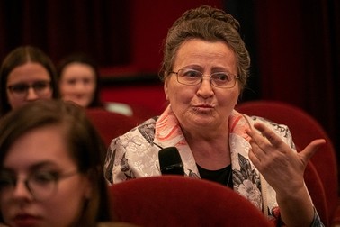 Unei spectatoare, fostă profesoară, spectacolul i-a amintit de un episod trist din carieră