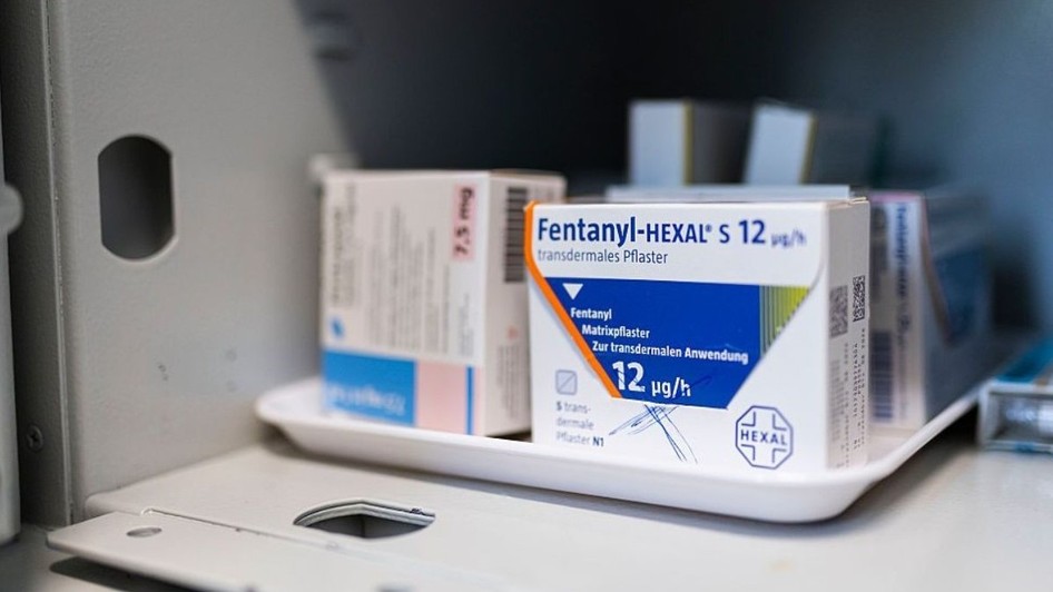 Un român, mama și mătușa sa, arestați în Austria după moartea unui tânăr. Sunt acuzați că i-au vândut plasturi cu fentanil .Sursă foto: Getty Images.