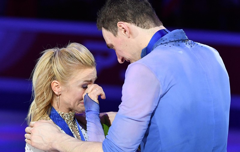 Germanii Aljona Savcenko și Bruno Massot, campioni mondial la patinaj artistic în proba de perechi. Aljona a plâns de fericire / FOTO