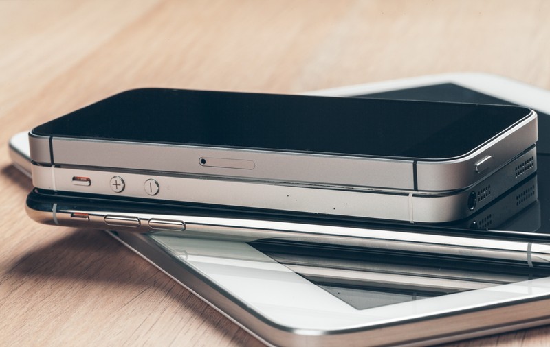 Oficialii de la Kremlin continuă să folosească telefoane iPhone, în ciuda avertismentelor FSB privind "operațiunile de supraveghere" ale serviciilor secrete americane
