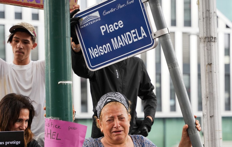 Bunica lui Nahel, apel către protestatarii violenți din Franța să nu-i mai folosească nepotul ca pretext pentru distrugeri: „Opriți-vă!”