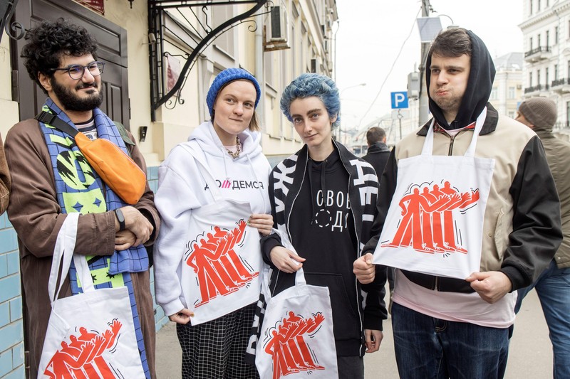 Moscova, 1 octombrie 2021. Jurnaliştii revistei Doxa riscă închisoare din cauza protestului în sprijinul lui Navalnîi. În imagine: Aramyan, Metelkin, Gutnikova și Tyshkevich | Foto: Profimedia
