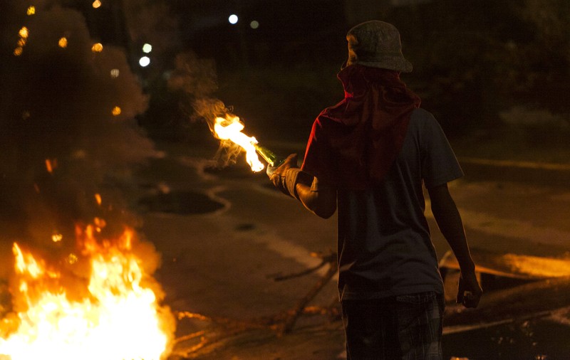 Proteste în Venezuela. Trei persoane au fost ucise și sute rănite