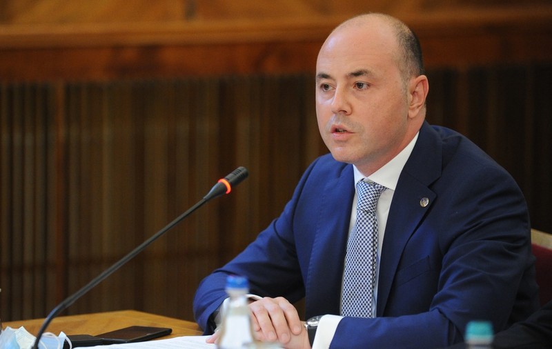 Alexandru Muraru, consilierul lui Cîțu, anunță că a informat guvernele străine despre planul USR-PLUS de a crea o nouă majoritate „cu un partid extremist”