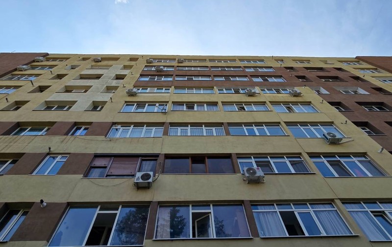 Amendă de până la 5.000 de lei pentru românii care stau la bloc. Greșeala banală cu aerul condiționat pe care cei mai mulți o fac vara