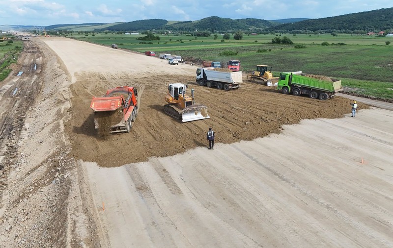 60 de kilometri din Autostrada Unirii A8 intră oficial în proiectare în luna august. Detaliile contractului de pe Tronsonul 4