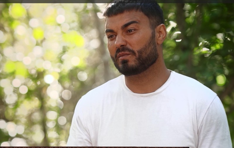 Jador a fost descalificat de la Survivor All Stars, în urma unei grave greșeli. Gestul făcut de artist i-a determinat pe producătorii emisiunii să ia măsuri