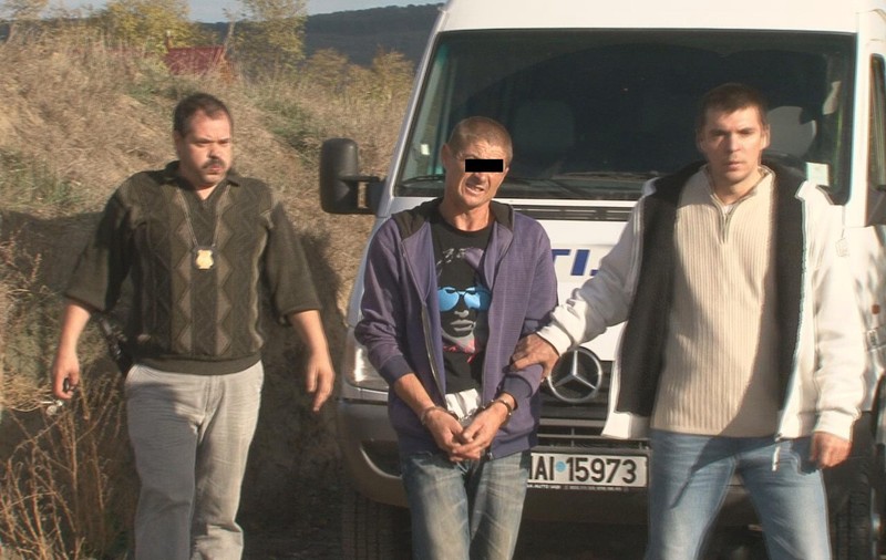 Un vasluian şi-a ucis fetiţa de 5 ani cu o sapă