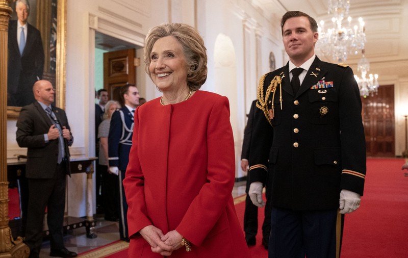 Fost angajat al Casei Albe dezvăluie secrete întunecate despre Hillary Clinton și o compară cu „Lista lui Schindler”