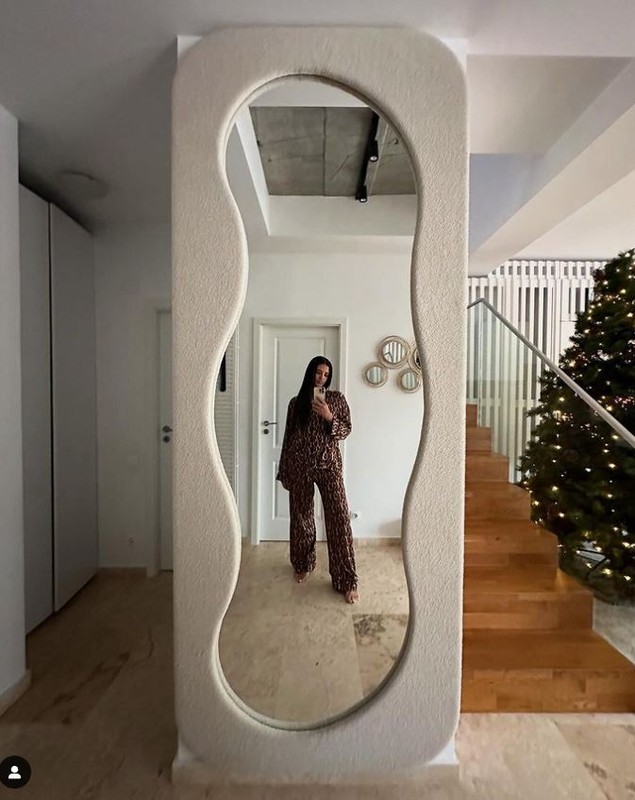Imagini cu casa în care Antonia locuiește alături de Alex Velea. Vila cuplului arată ca-n filme