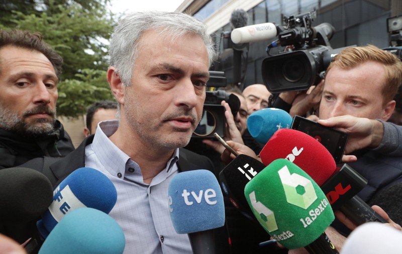 Jose Mourinho, acuzat de fraudă fiscală. Azi, a fost asediat de jurnaliști, la Madrid / VIDEO