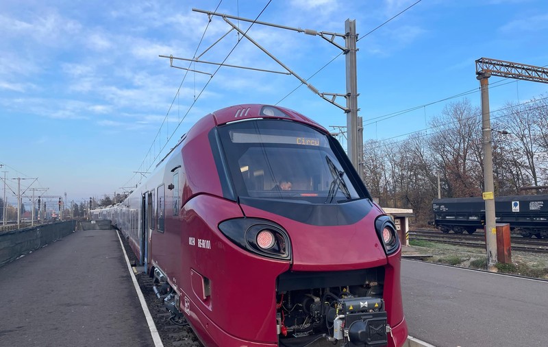 Primul tren cumpărat de România în ultimii 20 de ani, testat pe ninsoare. Când vor fi disponibile biletele | VIDEO
