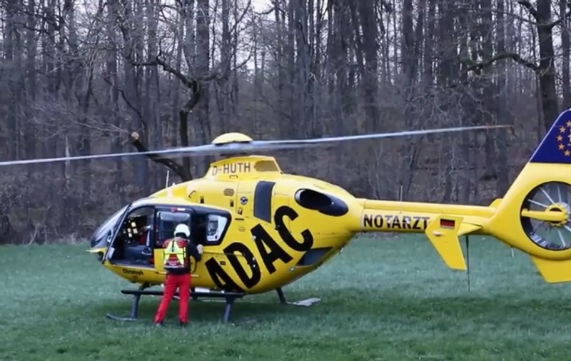 Prea greu pentru elicopterul de salvare, în Germania. Serviciile de urgență: „Greutate depășită, bărbatul a fost dus la spital cu ambulanța”