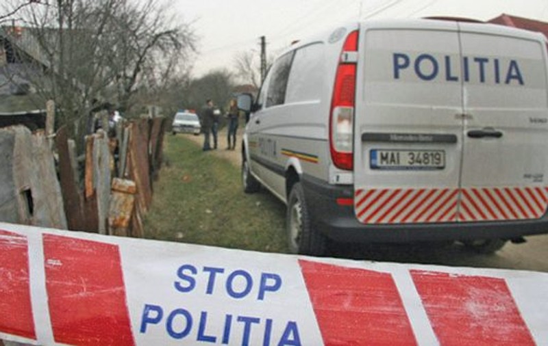 Crimă în județul Hunedoara. Un bărbat și-a omorât soția cu toporul și a vrut să dea foc casei