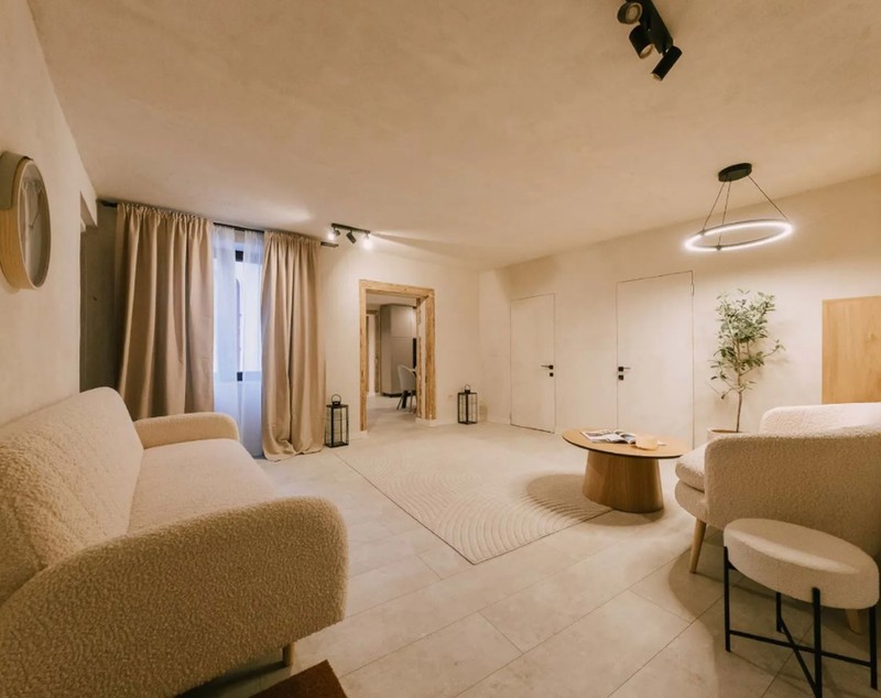 Cum arată primul apartament din România vândut cu criptomonede, la Brașov: un cuplu a plătit 369.000 euro în bani virtuali