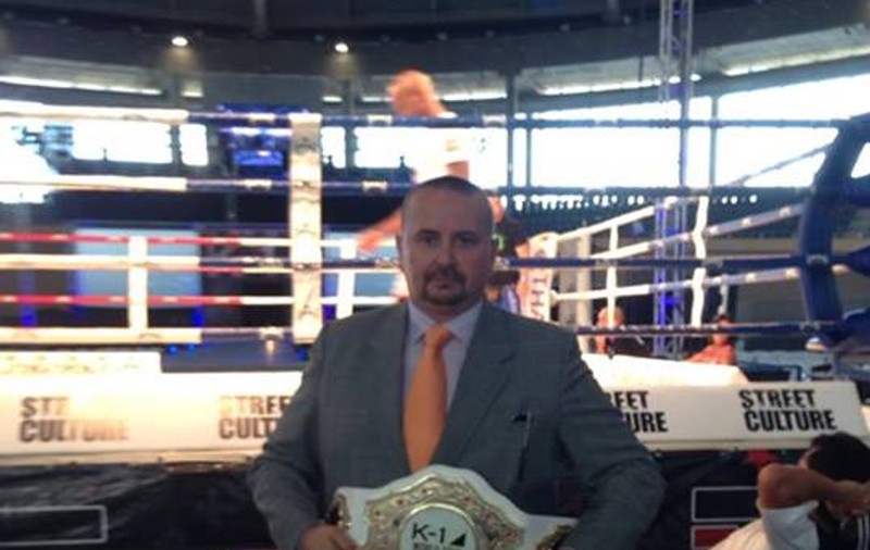 Un fost senator duce doi luptători români în circuitul K-1 World MAX