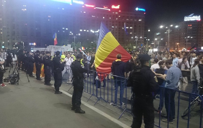 Protestatarii din Piaţa Victoriei se implică și mai mult în politică. După Partidul “Rezist”, a apărut “Alianța Strada”