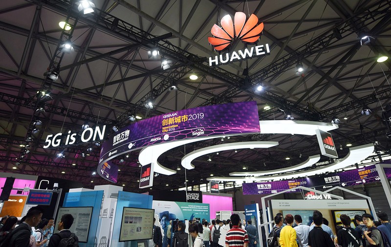 Războiul China-SUA pentru tehnologia 5G aruncă România pe muchie de cuțit