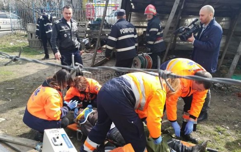Un bărbat din Botoșani a murit strivit de o tonetă care s-a prăbușit peste el