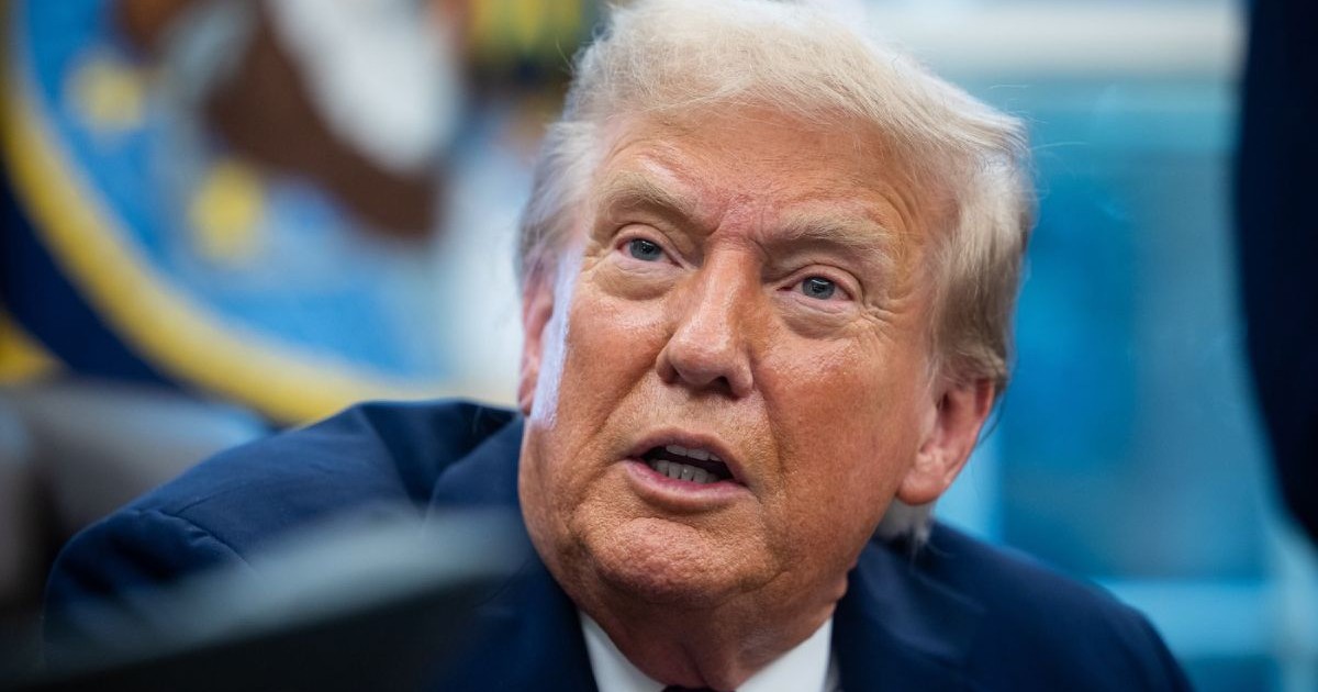 Prim plan Donald Trump, surprins in timp ce vorbeste, 5 septembrie 2025, Casa Alba, Washington