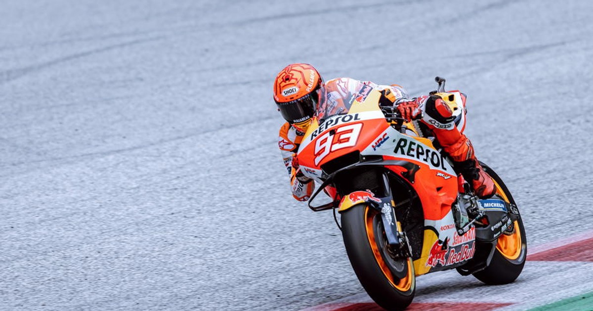 Momentul în care pilotul Marc Marquez cade de pe motocicletă la 274 kilometri / oră